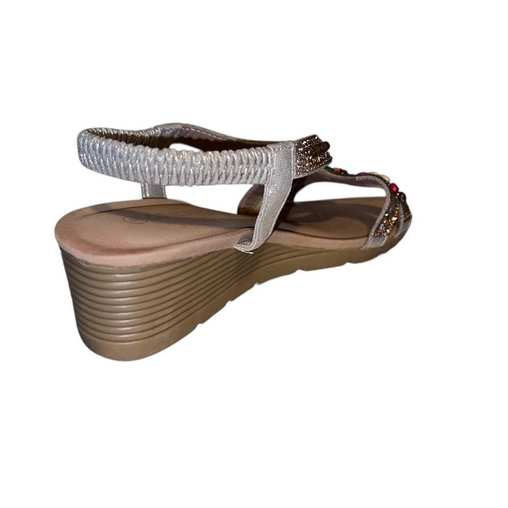 Elegant Multicolor Beaded Wedge Sandals - Picture 7 of 11